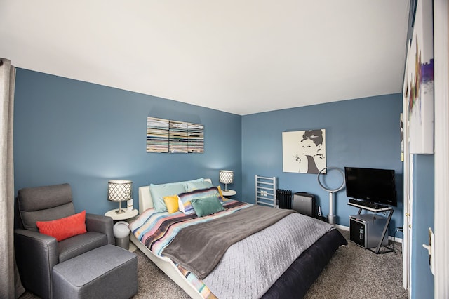 bedroom featuring carpet floors