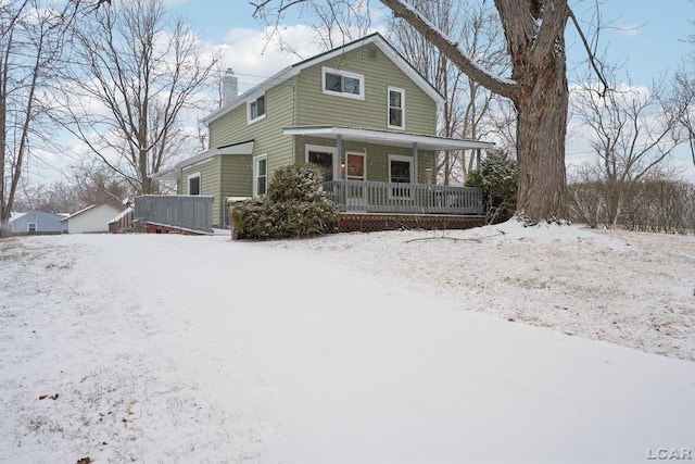 view of front of home featuring a porch