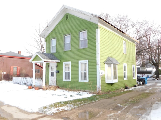 view of front of property