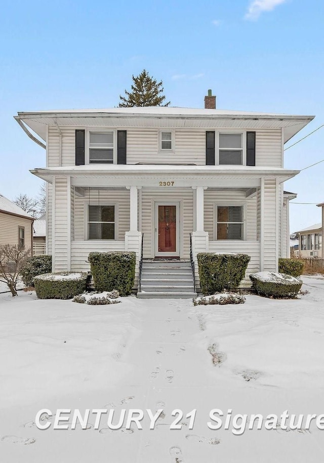 front facade featuring a porch