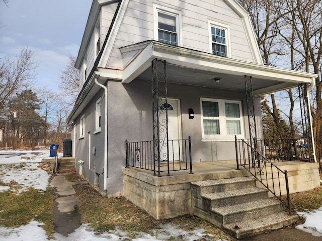 view of front facade featuring a porch