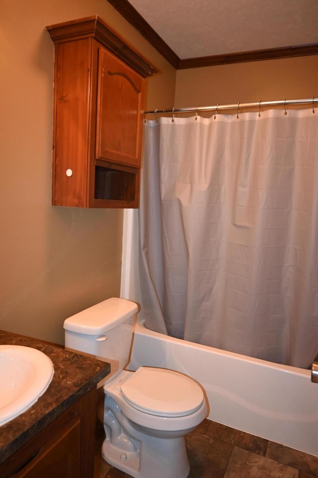 full bathroom featuring shower / tub combo with curtain, crown molding, vanity, a textured ceiling, and toilet