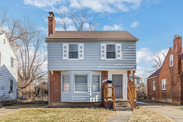 view of front of property with a front yard