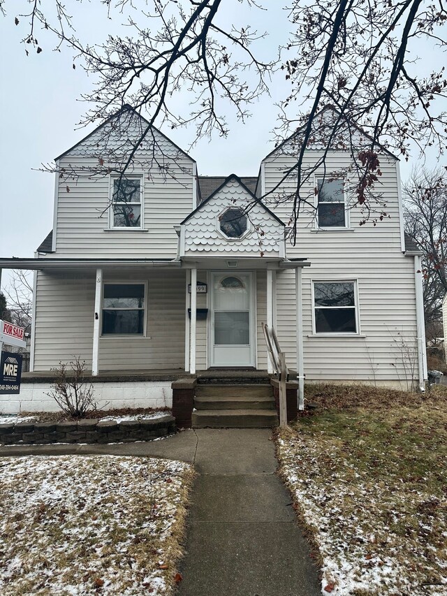 view of front of house