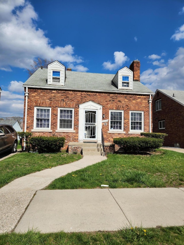 view of front of property with a front yard