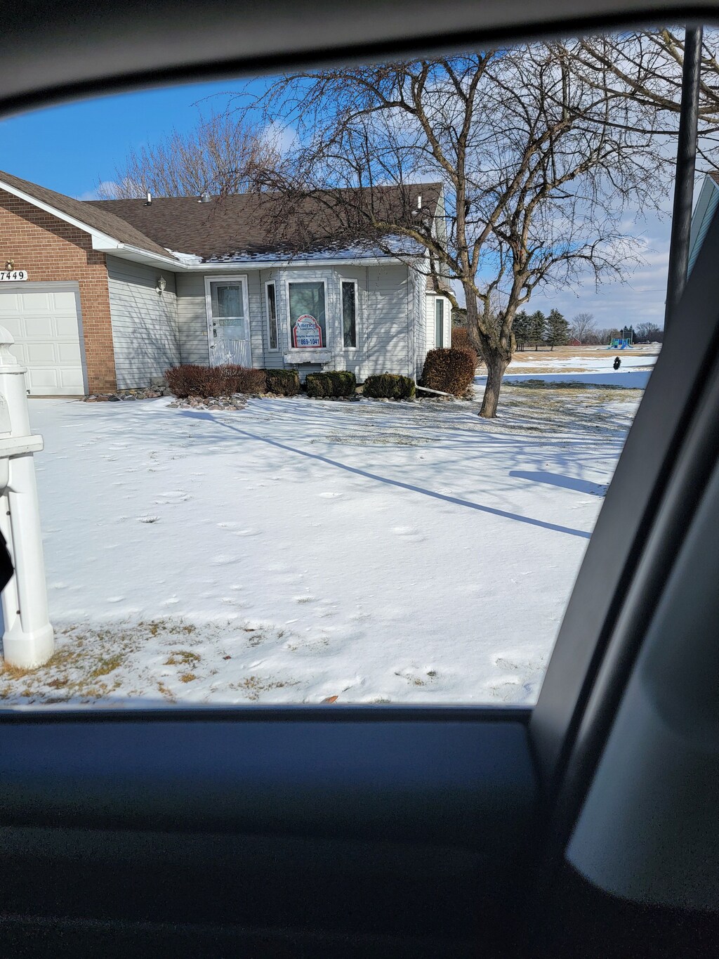 7449 Country Meadow Dr, Swartz Creek, MI 48473 - view of front of house