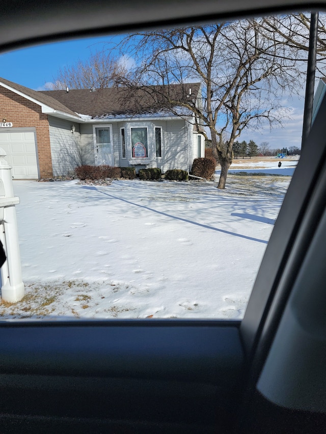 7449 Country Meadow Dr, Swartz Creek, MI 48473 - view of front of house