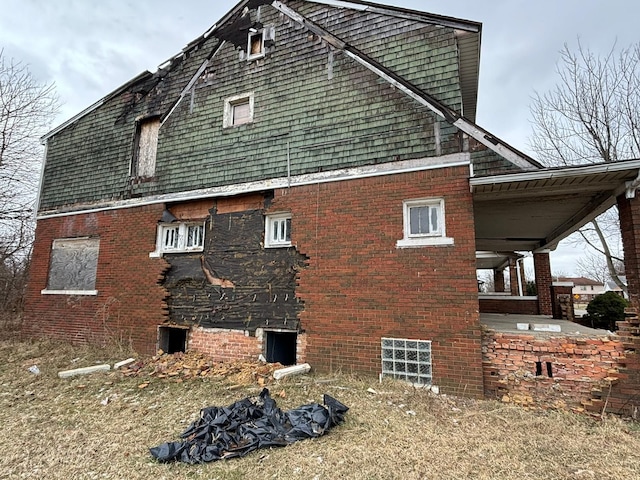 view of side of home