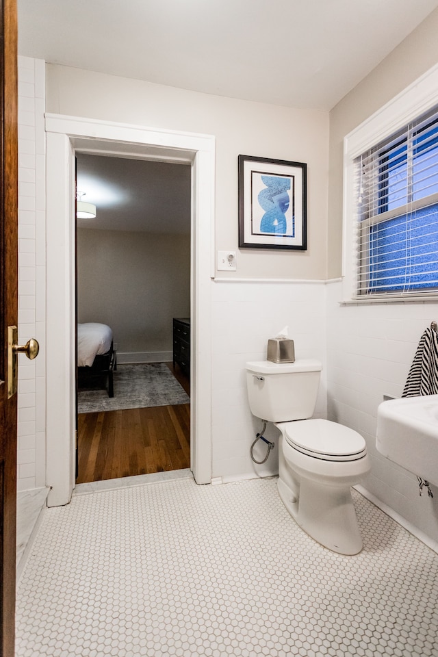 bathroom featuring toilet