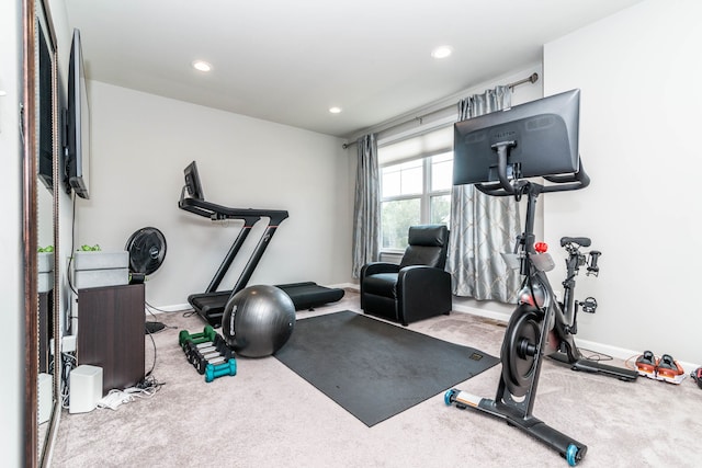 workout room with carpet