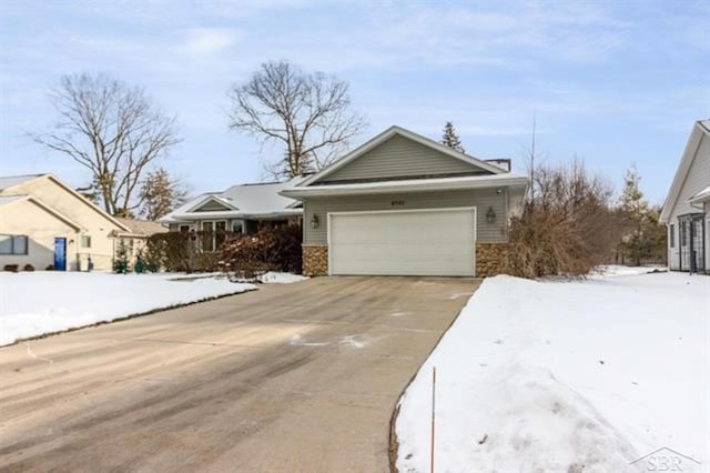 view of front facade featuring a garage