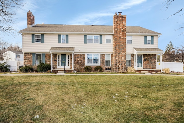 view of front of property featuring a front lawn