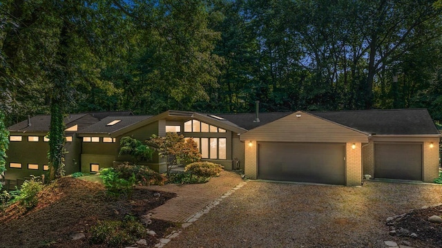 view of front facade featuring a garage