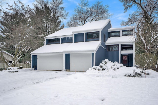 view of front facade featuring a garage