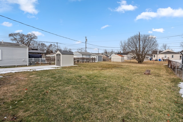 view of yard with a shed