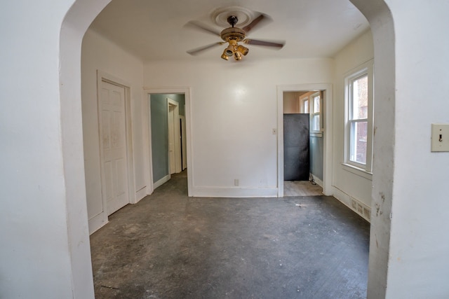 empty room with ceiling fan