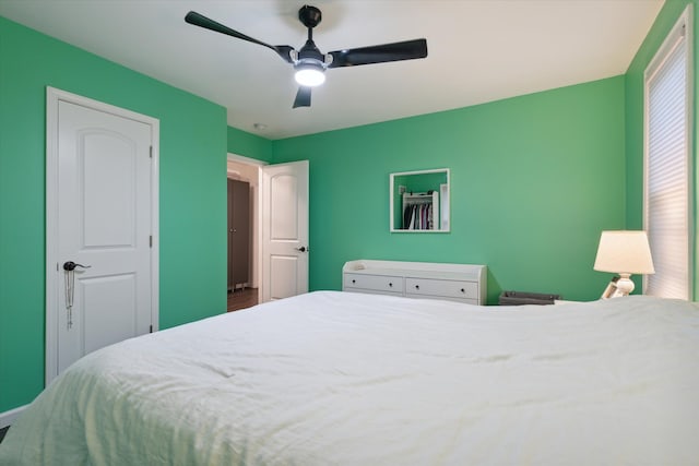 bedroom with ceiling fan