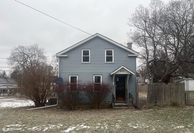 view of front of property