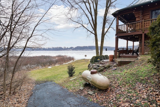 view of yard with a water view