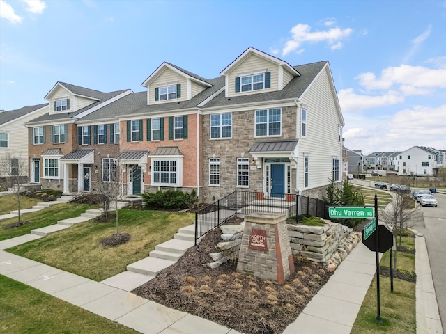 view of front of house featuring a front yard