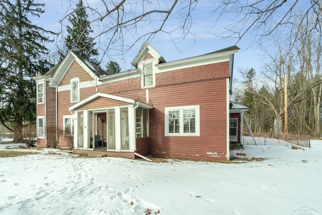 view of front of property