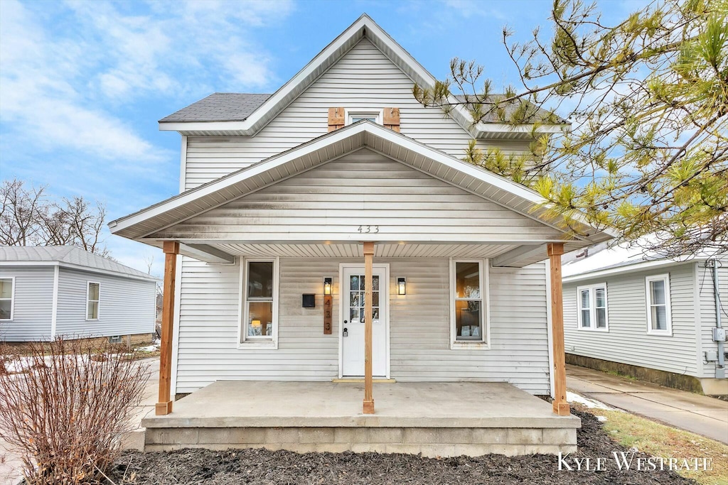 view of front facade featuring covered porch