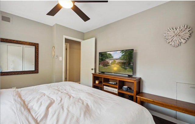 bedroom featuring ceiling fan