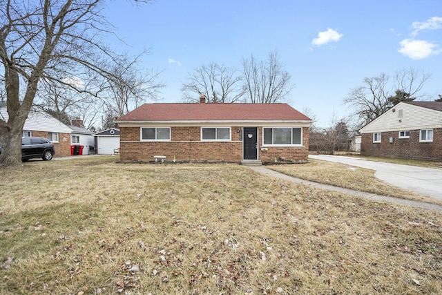 view of front of house featuring a front lawn