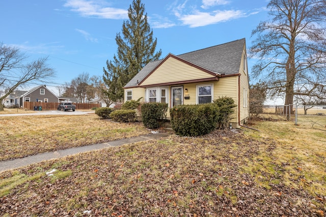 view of front of property with a front lawn