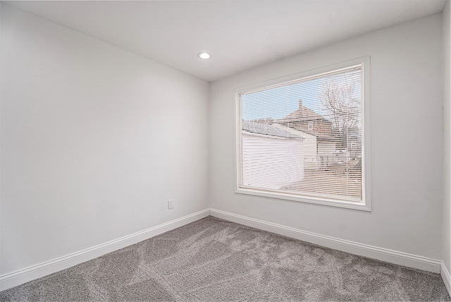 spare room with carpet flooring