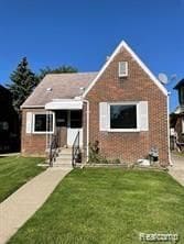 view of front of house with a front yard