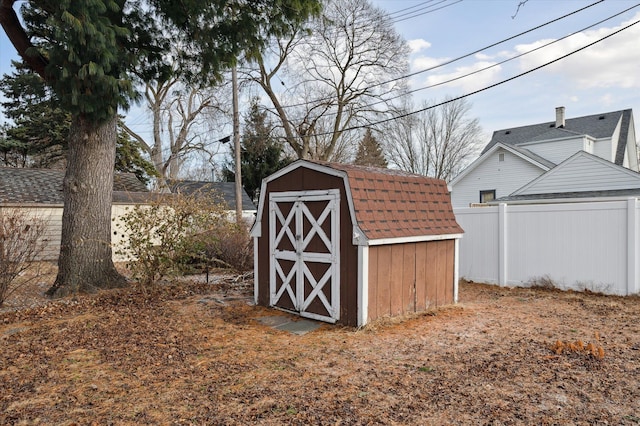 view of outbuilding