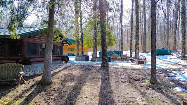 view of yard featuring a patio