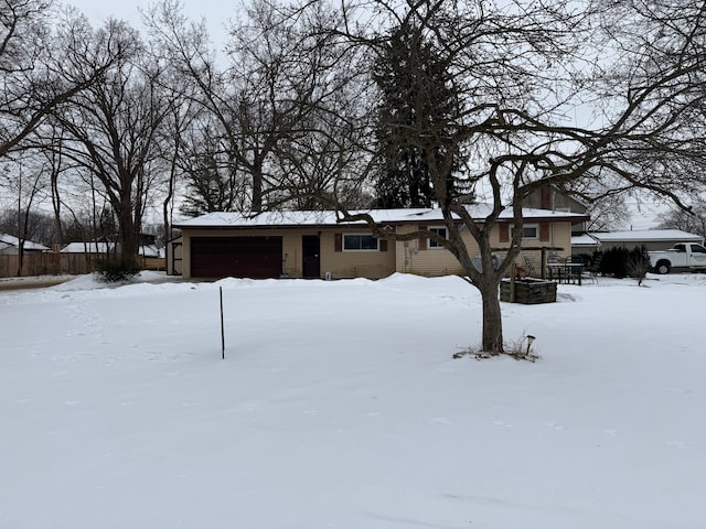 view of front facade featuring a garage