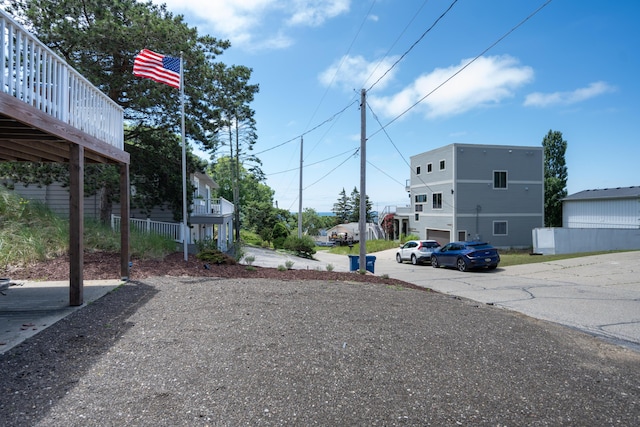 view of yard with a garage