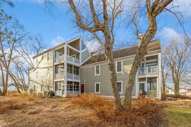 exterior space featuring a balcony