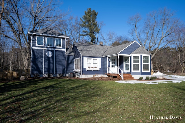 view of front of house with a front yard