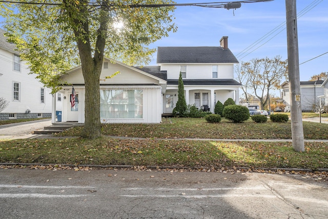 view of front of house featuring a front yard