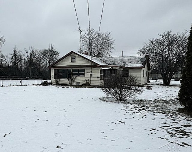 view of front of property