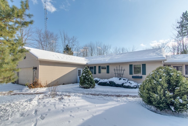 view of front of house featuring a garage