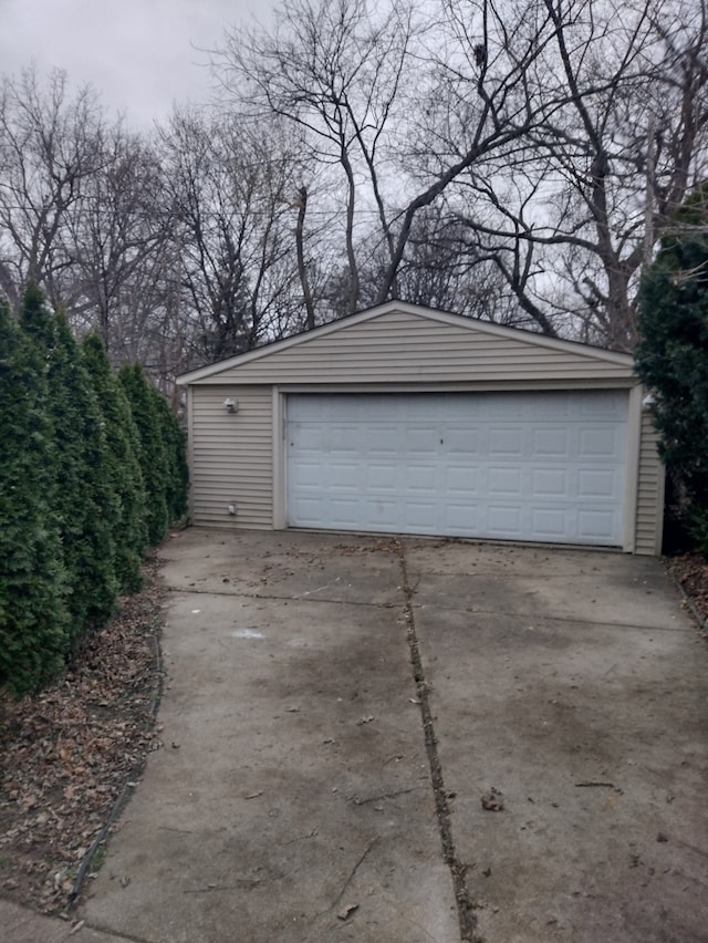 view of detached garage