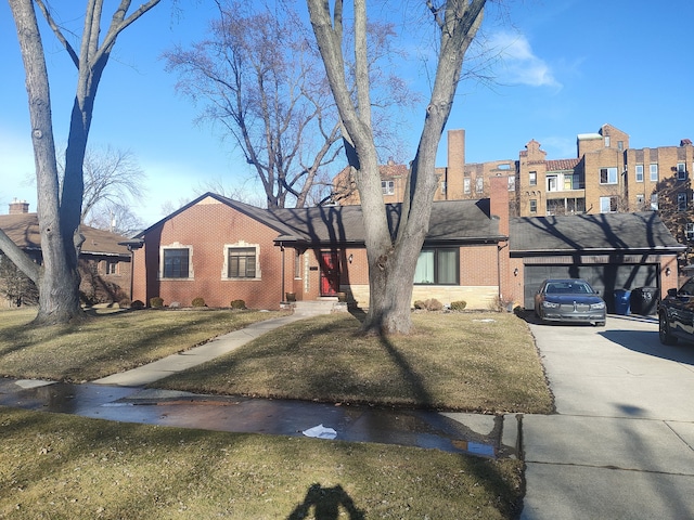 view of front of house featuring a front yard