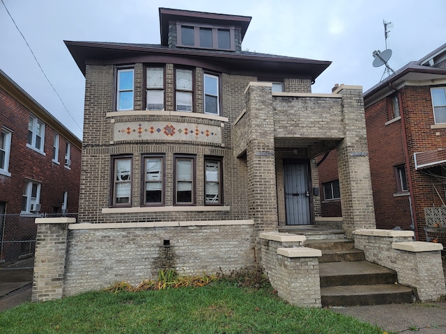 view of front facade