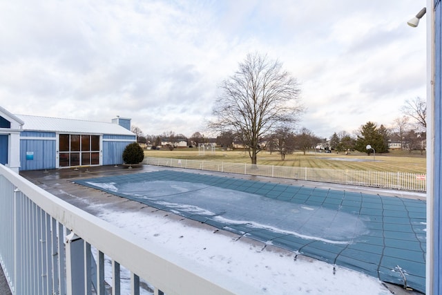 view of swimming pool