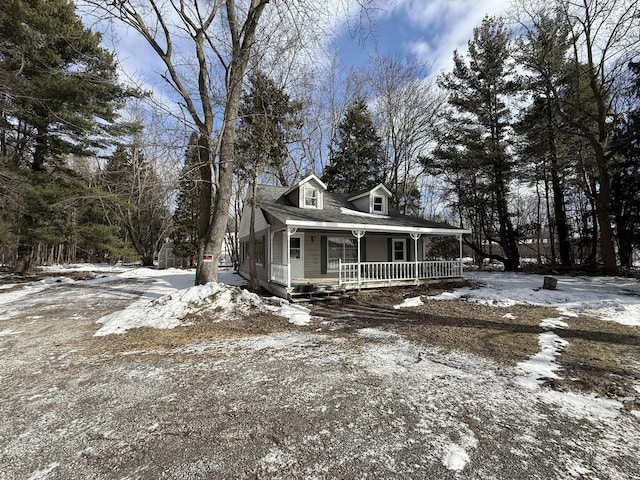 view of front of home featuring covered porch