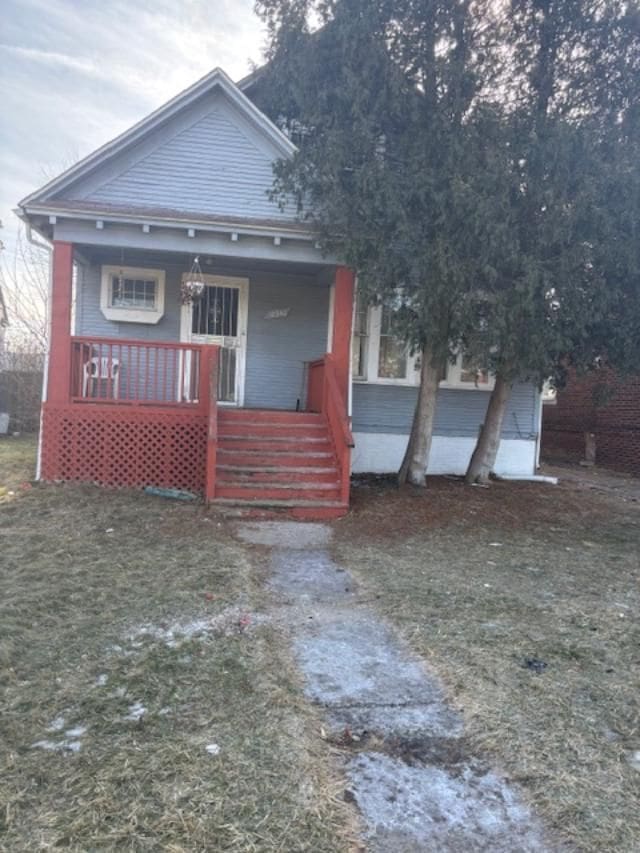 bungalow-style home with covered porch