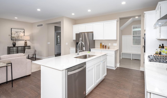 5090 Crandall Rd, Howell, MI 48855 - kitchen featuring a sink, appliances with stainless steel finishes, dark wood-style flooring, light countertops, and recessed lighting