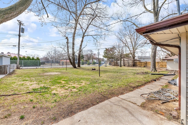 22810 E 13 Mile Rd, Saint Clair Shores, MI 48082 - view of yard