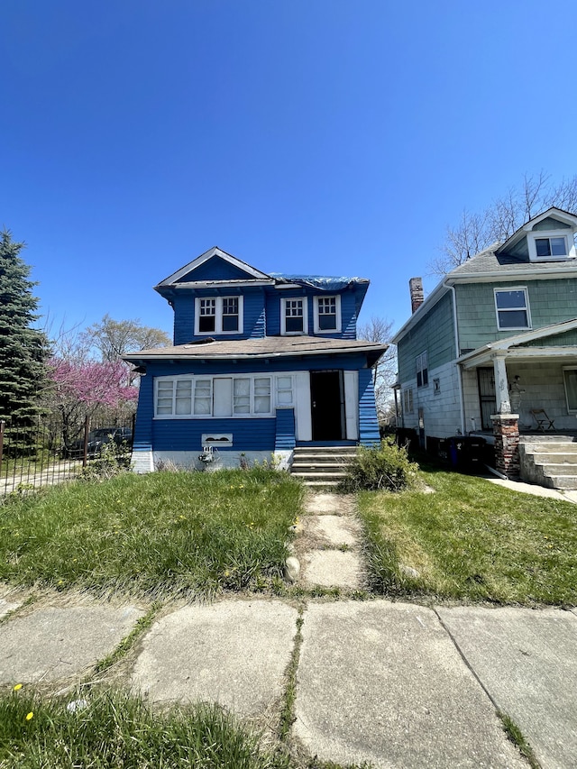 view of front of house featuring a front yard