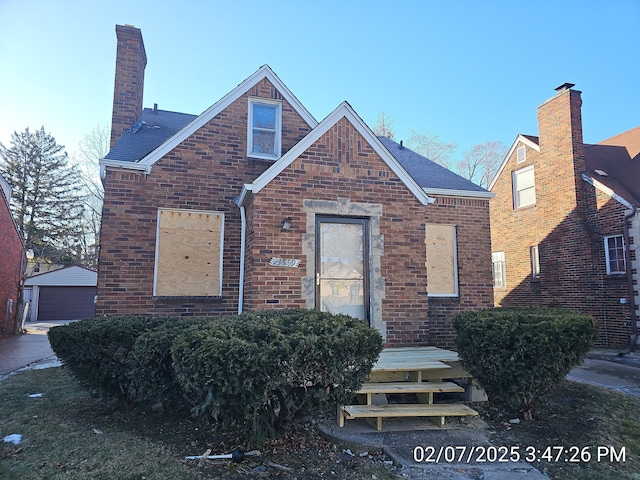 view of front facade featuring a garage